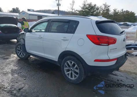 2015 Kia Sportage Lx z USA, uszkodzony, nr VIN KNDPBCAC9F7716088
